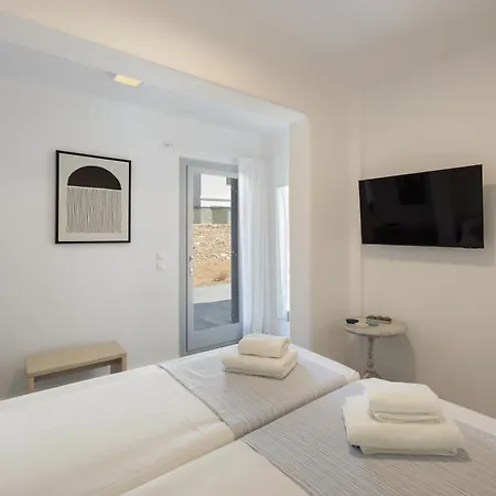 Paros Melodia * Logaras